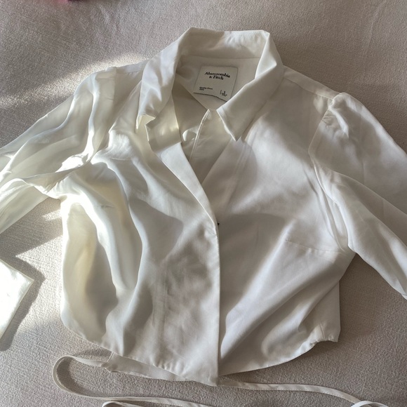 Cropped Wrap Blouse - Picture 2 of 10